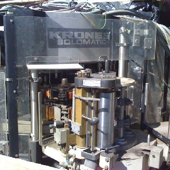 Krones Solomatic bottle labeller