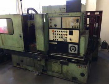 TOS Čelákovice OFA 32A Vertical gear hobbing machine