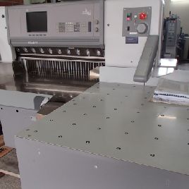 Polar 92 EM Paper guillotine