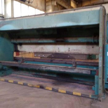 Adira GHD-30060 Press brake