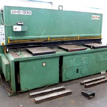 ADIRA GHO-1330 hydraulic guillotine shears