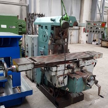 Tos Olomouc FGU 32 milling machine