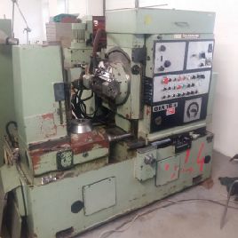 TOS OFA 16A Horizontal gear hobbing manual machine