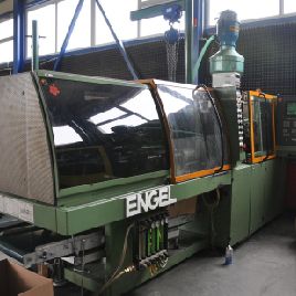 Presse à injecter Engel ES 330/80