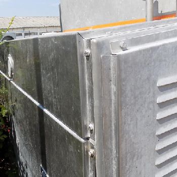 Washing cabinet for 200 lt. bins Roser AL-604