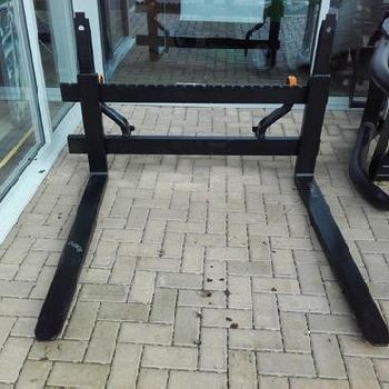 Quicke ALO 2500Kg Pallet Fork Set