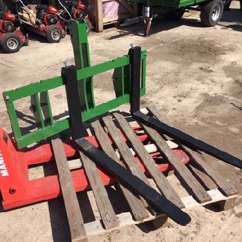 HME Compact Tractor 3PL Mounted Pallet Forks