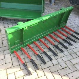 Horquilla de barrido de tractor compacta Howard Marshall MF1500