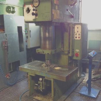 Hydraulic - two-column press WMW- MAGDEBURG PYE 160 S