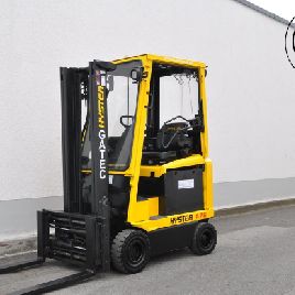 Hyster E1.75XM fork adjuster