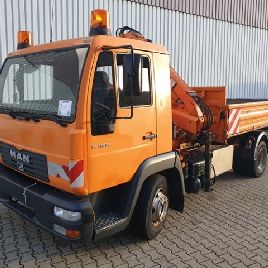MAN 12.185 / 220 LC 4x2 BB with crane MKG HLK 60.A2K
