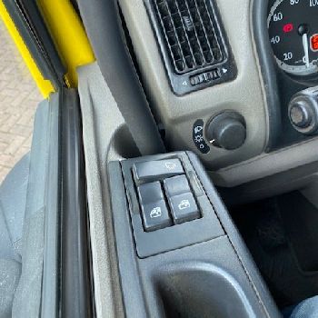 DAF AE45LF 220 4x2, crane MKG HLK 71 HP A 3, radio