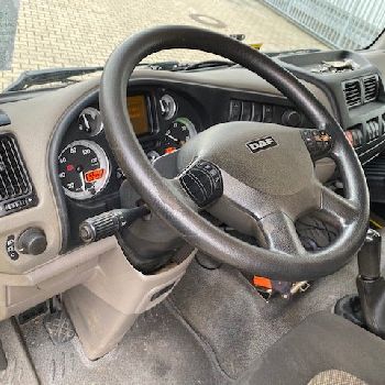 DAF AE45LF 220 4x2, crane MKG HLK 71 HP A 3, radio