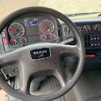 MAN TGM 12.250 4x2 LL with crane HMF 1110-K3, glass / window transporter, Edscha, radio