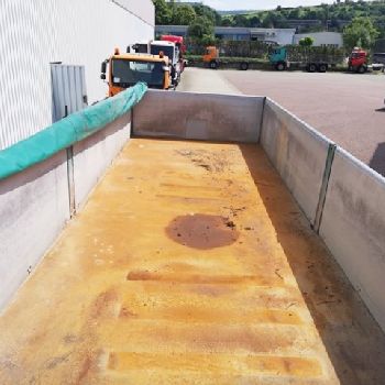 Schwarzmüller M-Series 3-Axis 3-Side Tipping Trailer