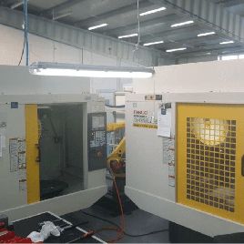 FANUC RoboDrills D21LiA5 Vertical Machining Centers + M20iA/M35 Robot