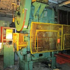 Minster P2-45-32 32 "X 25 Bed 440V 3Ph Punch Press W / Jobber Plus Press Control (# 17258); Minster P2-45-32 32X 25 Bed 440V 3Ph Punch Press W / Jobber Plus Press Control