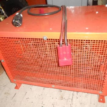 Ferro Five Series FR12HK640 24 Volt Battery Charger, 208/240/480, 135 amps (#13768); Ferro Five Series FR12HK640 24 Volt Battery Charger, 208/240/480, Good Condition