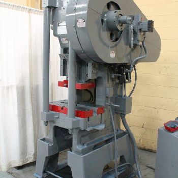 Minster Model B1-32 1" Stroke 32 Ton Gap Frame Press W/24X 15 Bed 700 Spm (#15724); Minster Model B1-32 1 Stroke 32 Ton Gap Frame Press W/24X 15 Bed 700 Spm