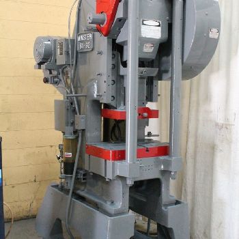 Minster Model B1-32 1" Stroke 32 Ton Gap Frame Press W/24X 15 Bed 700 Spm (#15724); Minster Model B1-32 1 Stroke 32 Ton Gap Frame Press W/24X 15 Bed 700 Spm