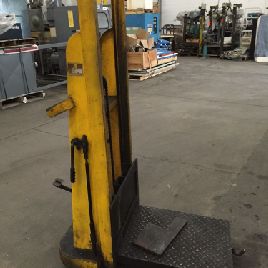 Big Joe Model 21P54 1000 Lbs 24"W X 30L Table Hydraulic Lift Cart W/53 Lift (#18018); Big Joe Model 21P54 1000 Lbs 24W X 30L Table Hydraulic Lift Cart W/53 Lift