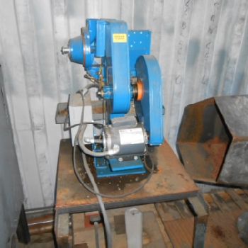 Chicago Riveter Model 450 Size 095 x 371 225 Max RPM, 5/8" Capacity (#12171)