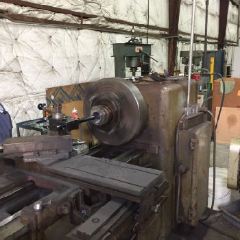 Lansing-G 25"Swing Over Bed 156Between Centers 220/440 Engine Lathe W/Taper Attach (#17997); Lansing-G 25Swing Over Bed 156Between Centers 220/440 Engine Lathe W/Taper Attach