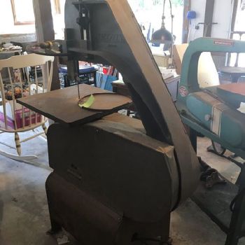 Lockformer Model 245 24"X 24Table 24Throat Depth 120V 1Ph Vertical Band Saw (#18138); Lockformer Model 245 24X 24Table 24Throat Depth 120V 1Ph Vertical Band Saw