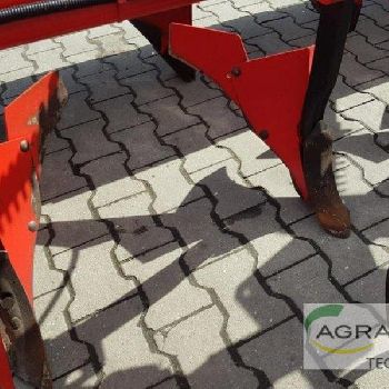 GH 4-75 corn harvester