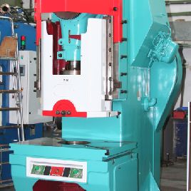 C-bastidor de la prensa excéntrica ZTS Kosice LE 250 C