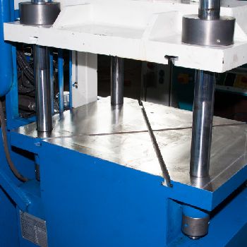 Hydraulic four-column press HIDROLIKSAN 30 to