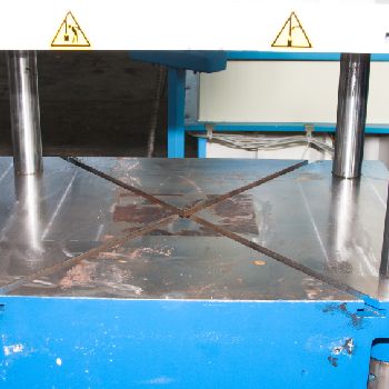 Hydraulic four-column press HIDROLIKSAN 30 to