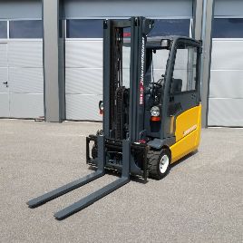 Jungheinrich EFG 220 TRIPLEX FREIHUB SS ZH2 CABIN UVV