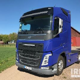 2018 Volvo FH13-500 4x2 Sleeper Truck Tractor - Low Mileage