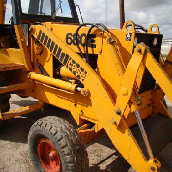 CASE 680 E