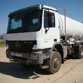 WATER TANK TRUCK