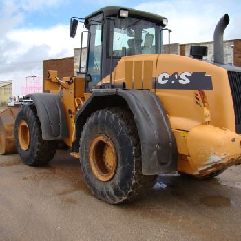 PALA LOADER CASE 821 E