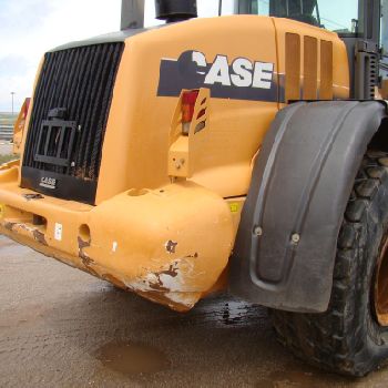 PALA LOADER CASE 821 E