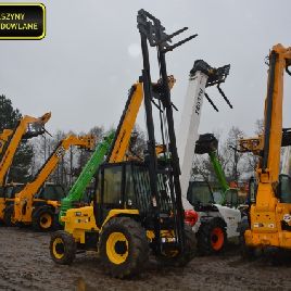 CHARIOT ÉLÉVATEUR JCB 930 TERROAD (# 1956)