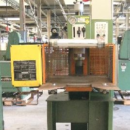 Prensa de mesa hidráulica de una columna HANS SCHOEN FES / C5