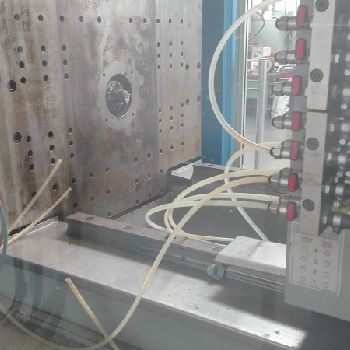 ENGEL 180 TON INJECTION PRESS WITHOUT YEAR 2009 COLUMNS