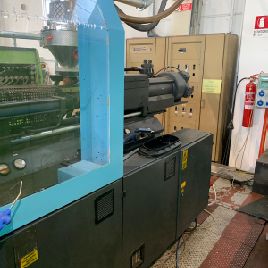 Prensa de inyección Demag