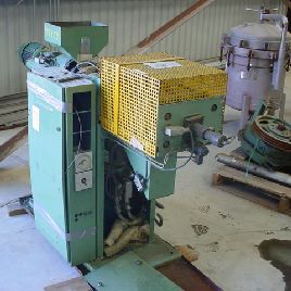 92825 INJECTION MOLDERS