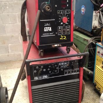 WELDING MACHINE (N ° 22) LTF4 MIG STAR 250