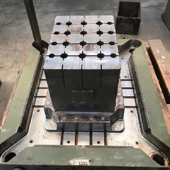 N ° 3 MOLDS FOR BOTTLE HOLDERS