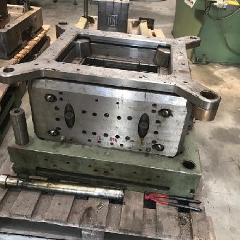 N ° 3 MOLDS FOR BOTTLE HOLDERS