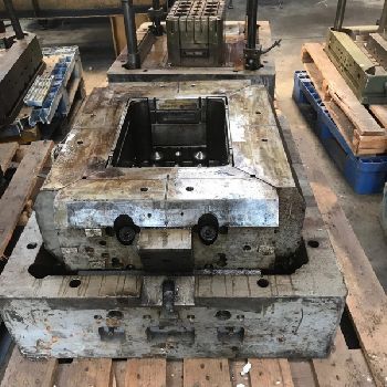 N ° 3 MOLDS FOR BOTTLE HOLDERS