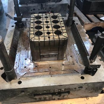 N ° 3 MOLDS FOR BOTTLE HOLDERS