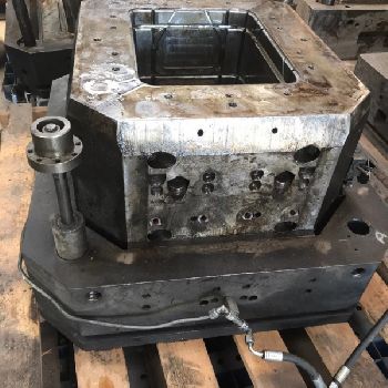 N ° 3 MOLDS FOR BOTTLE HOLDERS