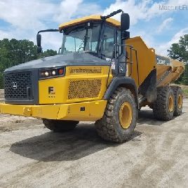 2017 John Deere 260E